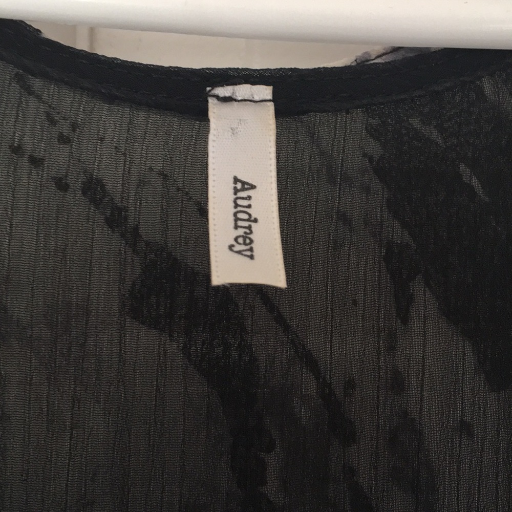 Audrey black & grey sleeveless mini dress. - Picture 2 of 4